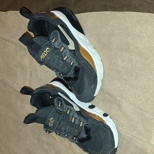 Boys nike shoes sneakers Air70